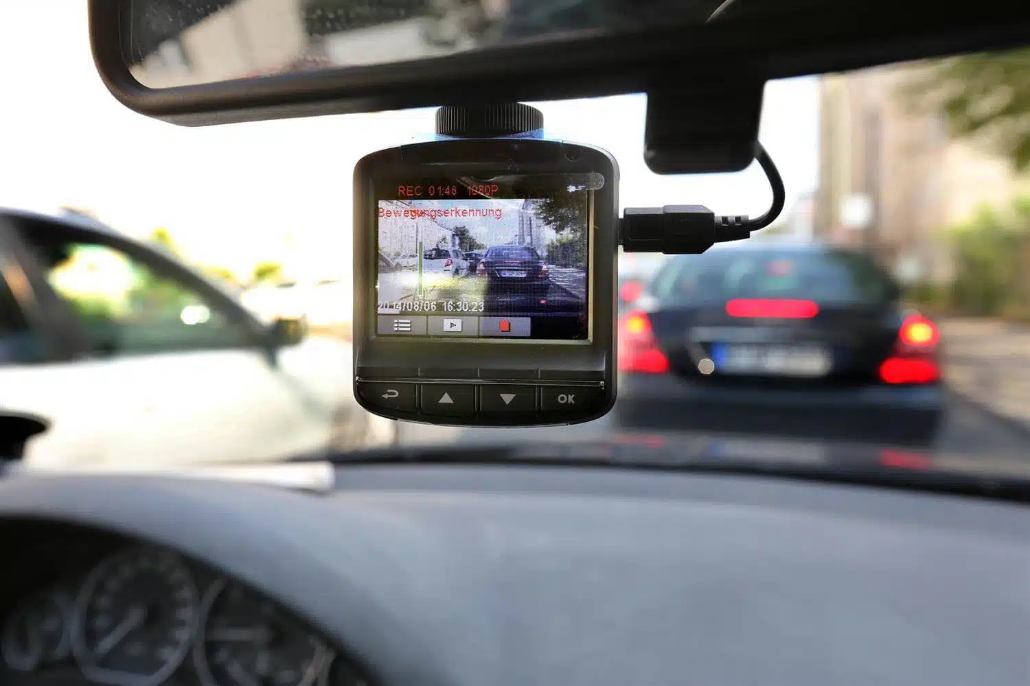 Conduire avec une caméra embarquée pour voiture à bord